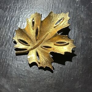 Vintage 1960's BSK Signed Maple Leaf Cut Out  Mellow Brushed Gold Tone Brooch